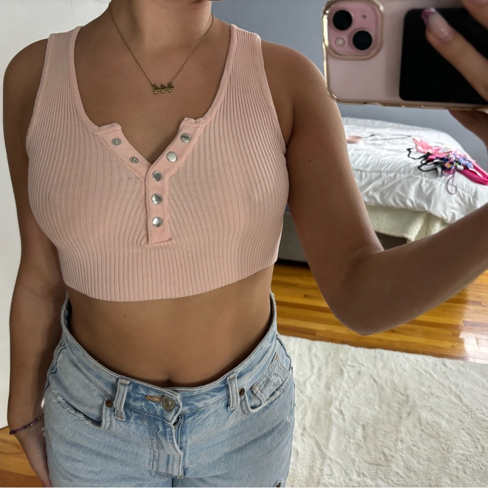 pink top